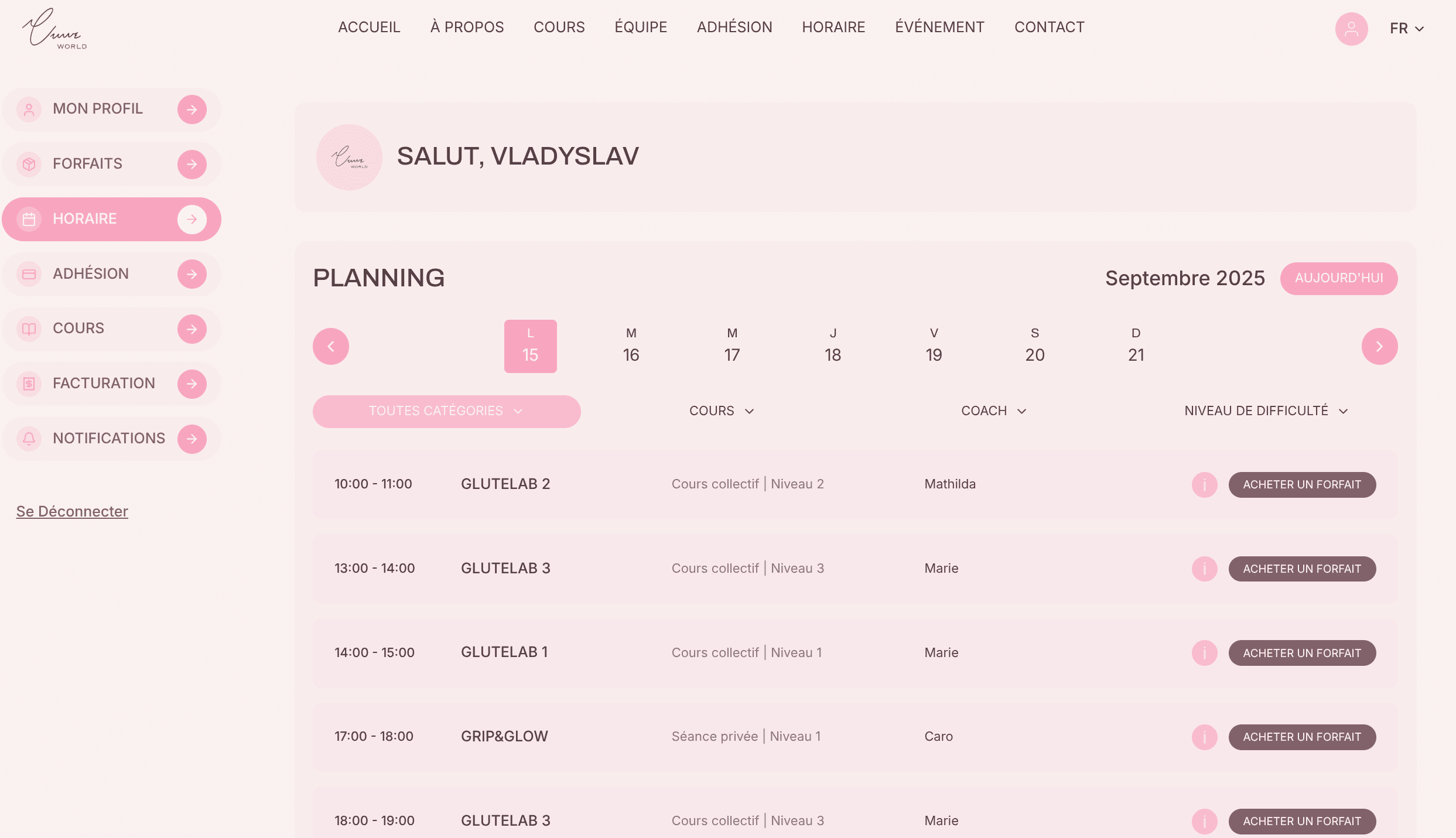 The CurveworldMTL member schedule, switched to French